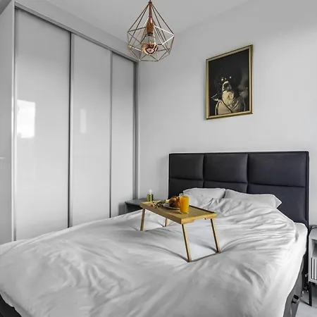 Rydygiera - For 4p, Balcony, View, Shopping Mall Nearby - By Rentujemy Отель Варшава