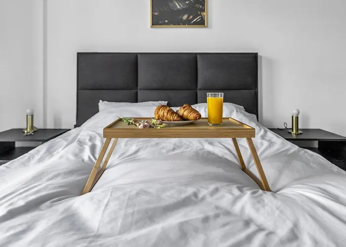 Rydygiera - For 4p, Balcony, View, Shopping Mall Nearby - By Rentujemy Varsó